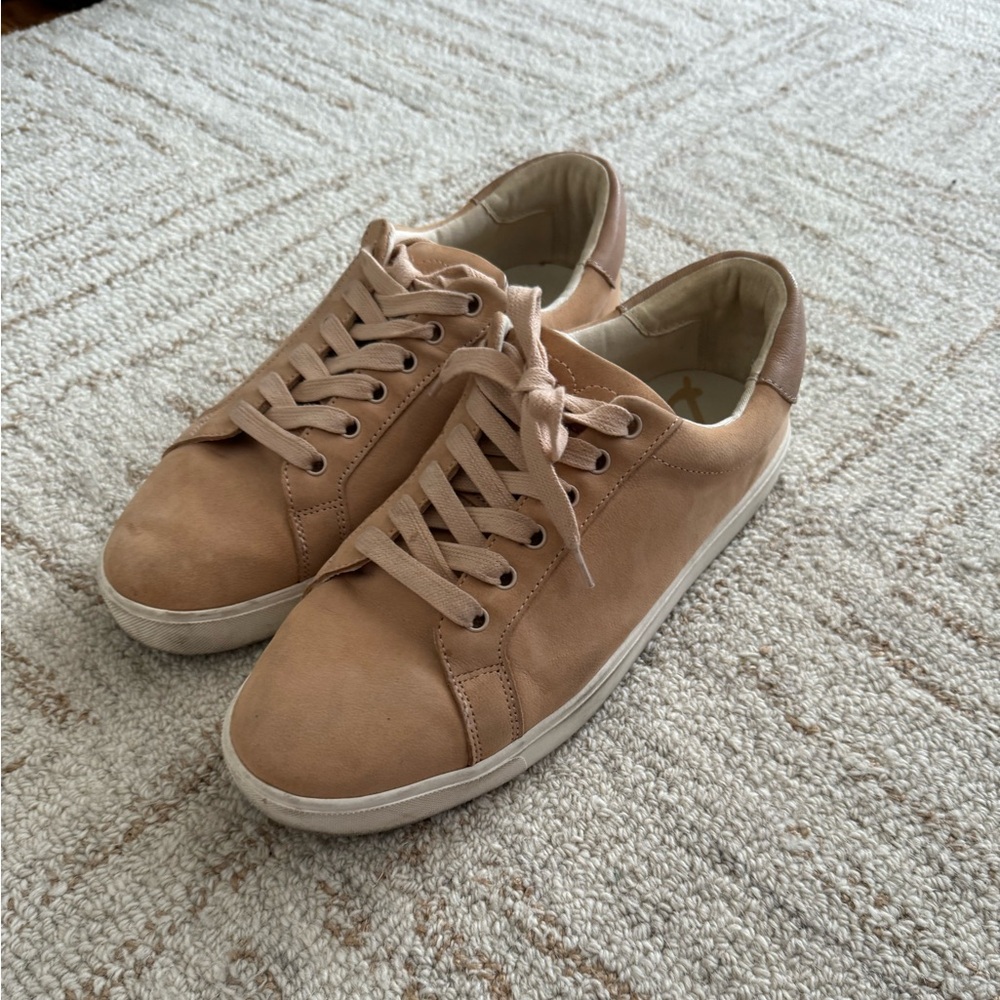 Women’s size 12m Sam Edelman (pinky nude) low top sneaker